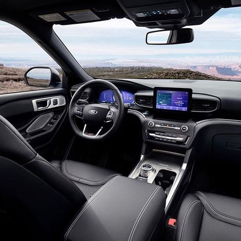 The 2019 Ford explorer has new UPGRADED interior! How exciting!  #regram via @bddesign98 Ford Expedition Interior, Ford Escape Interior, Ford Explorer Interior, Comfy Car, 2022 Ford Explorer, Trucks Interior, New Audi Q7, Ford Explorer Accessories, Ford Explorer St