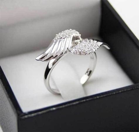 10 Angel Wing Rings - Real Country Ladies Angel Accessories, Aesthetic Ring, Diamond Angel, Angel Wing Ring, Angel Ring, Aesthetic Rings, Rings Women, Party Aesthetic, Necklace Moon