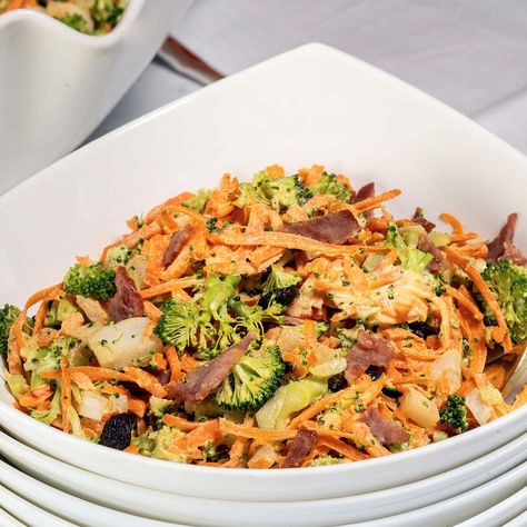 Broccoli Carrot Salad, Broccoli Carrot, Carrot Salad, Summer Grilling, Grilling Season, Broccoli Salad, Fresh Vegetables, Dried Fruit, Salad Dressing