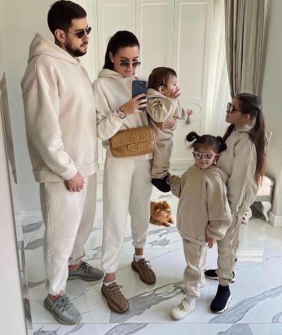 A Soft Life, Girl Shadow, Mommy Goals, Dream Family, Soft Life, Joggers Outfit, Matching Couple Outfits, Family Costumes, Stylish Maternity