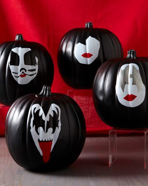 KISS pumpkins!! Kiss Pumpkin, Pumpkin Decor Ideas, Pumpkin Activity, Martha Stewart Halloween, Creative Pumpkin Decorating, Pumpkin Contest, Pumpkin Carving Patterns, Parties Ideas, Creative Pumpkins