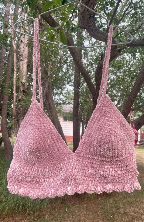 Pink velvet crochet top. #crochet #crochetbralette #pinkcrochet #crochetclothingandaccessories Velvet Yarn Crochet Top, Velvet Crochet Ideas, Crochet Velvet Top, Velour Crochet, Velvet Crochet, Cheese Danish, Velvet Yarn, Crochet Bralette, Peachy Keen