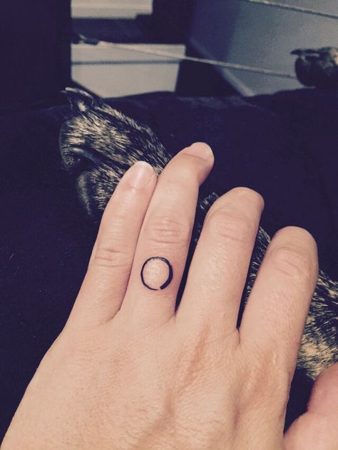 Wedding ring tattoo. Enso zen circle. Symbolizing the perfection of imperfection. Rock of Ages Lennox Head. Imperfection Tattoo, Zen Tattoo, Rings Tattoo, Enso Rings, Zen Circle, Tattoo Finger, Ring Tattoo, Wedding Ring Tattoo, Tattoo Wedding Rings