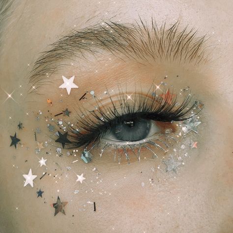 Twinkle Toes, Eye Makeup Designs, Creative Eye Makeup, Aesthetic Eyes, Creative Eye, Eye Makeup Art, Fantasy Makeup, Makeup Designs, Prom Makeup