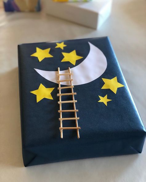 Presents Ideas, Acrylic Box, Present Gift, Caricatures, Eu Flag, Gifts Ideas, Country Flags, Diy And Crafts, Happy Birthday