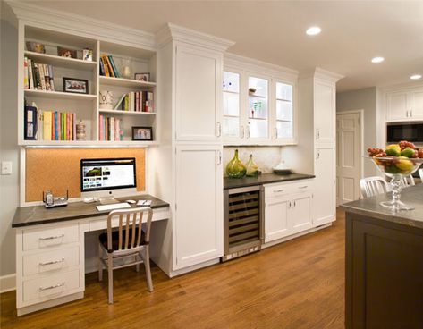 9 Ways to Install A Computer Station In Your Kitchen | eatwell101.com Kitchen Office Nook, Kitchen Transitional, Kitchen New York, Kitchen Desks, Kitchen Desk, Best Kitchen Designs, Kitchen Must Haves, Transitional Kitchen, Built In Desk