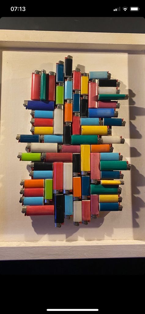 Lighter Art Projects, Stoners Room Decor, Lighter Art Ideas, Trippy Room Decor Diy, Weird House Decor Diy, Old Lighters Crafts, Sesh Room Ideas, Diy Y2k Decor, Trippy Diy Decor