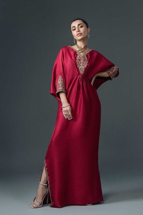 Luxury Pret, Kaftan Designs, Wedding Types, Silk Kaftan, Fashion Consultant, Red Silk, Large Fashion, Raw Silk, Fancy Dresses