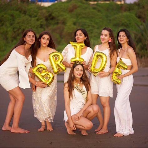 Poses For Bachelorette Party, Bachelorette Party Photo Poses, Bridal Shower Photography Ideas, Bachelorette Party Poses For Bride, Bride To Be Photoshoot Ideas, Bride Squad Photoshoot, Bride To Be Pics, Bridal Shower Poses Photo Ideas, Bachelorette Party Poses