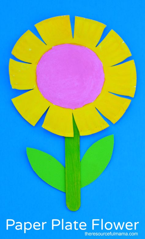 Paper Plate Flower Craft for Kids - The Resourceful Mama Paper Plate Flowers, Nanny Ideas, Summer Preschool Crafts, Springtime Crafts, Classroom Doors, Plate Flowers, Earth Day Crafts, Summer Craft, Scissor Skills