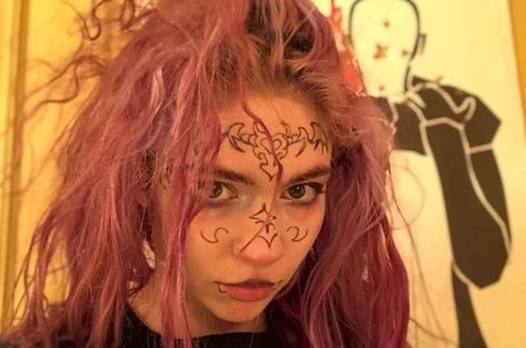 Grimes Makeup, Claire Boucher, Indie Makeup, Rave Makeup, Ethereal Makeup, Cyberpunk Aesthetic, Crazy Makeup, Clown Makeup, Doll Costume