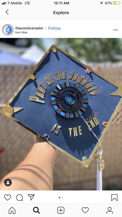 From Instagram @/thecomicsrealm High School Graduation Cap Designs, Graduation Cap Designs College, Funny Graduation Caps, Creative Graduation Caps, College Grad Cap Ideas, Graduation Cap Decoration Diy, High School Graduation Cap, College Graduation Cap Decoration, Grad Hat