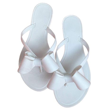 Womens Bowtie Flip Flops Jelly Thong Sandal Rubber Flat Summer Beach Rain Shoes >>> Do hope that you enjoy our picture. (This is our affiliate link) Bow Slippers, Home Outside, Bow Flip Flops, White Flip Flops, Retro Fashion Women, Flat Slippers, Rain Shoes, Bow Sandals, Beach Flip Flops