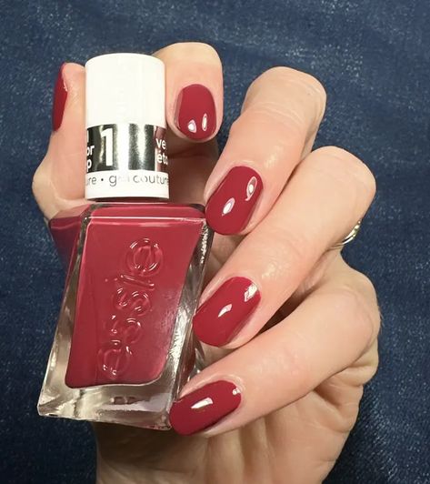 The new Gorgeous Essie Gel Couture Fashion Freedom Collection Essie Couture Gel Colors, Essie Gel Couture Swatches, Essie Master Plan, Essie Gel Couture Colors, Essie Couture, Essie Red Nail Polish, Essie Gel Couture, Gel Couture, Essie Gel