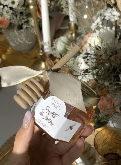 Honey Baby Shower Favor, Honey Party Favors, Honey Party, Honey Jar Wedding Favors, Honey Jar Favors, Baby Shower Party Favor, Honey Favors, Honey Bee Baby Shower, Honey Wedding Favors