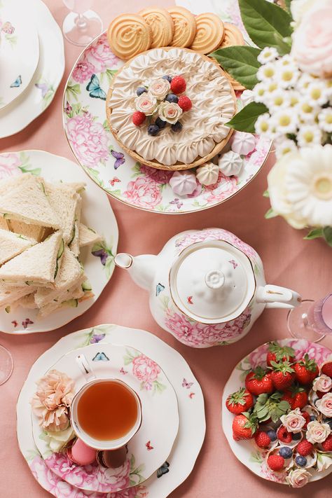 Royal Albert Miranda Kerr, Friendship Cake, 3 Tier Cake Stand, Tea For One, Plated Desserts, China Mugs, Selling Furniture, Miranda Kerr, Tea Bowls