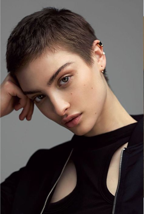 Long Buzz Cut, Buzzed Hair Women, Buzz Cut Women, Shaved Hair Women, Buzz Cut Hairstyles, Buzzed Hair, Super Short Hair, Punk Hair, Shot Hair Styles