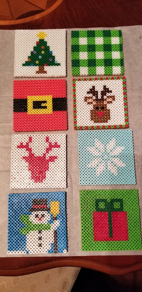 Melty Beads Ideas Christmas, Perler Bead Christmas Coasters, Perler Beads Christmas Coasters, Perler Bead Art Christmas, Cute Perler Bead Coasters, Melty Bead Coasters, Perler Bead Tissue Box Cover, Peeler Bead Ideas Christmas, Pisla Ideas Christmas