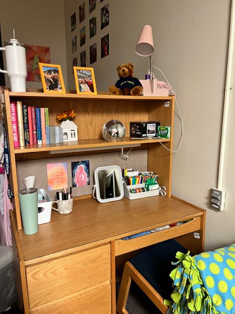 dorm decorations, dorm desk, dorm organization, dorm inspo Dorm Desk, Dorm Organization, Desk Decor, Dorm Decorations, Happy Places, Desk, Wood