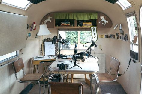 @podcast_studios posted on their Instagram profile: “Podcast road trip anyone? . . . . . #Podcast #podcasts #podcasting #podcaster #podcasters…” Mobile Podcast Studio, Outdoor Podcast Setup, Mobile Recording Studio, Music Podcast, Airstream Trailer, Podcast Studio, Van Camper, Mobile Office, Trailer Ideas