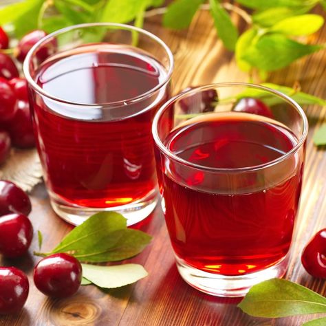 9 Exceptional Tart Cherry Juice Benefits for Your Health Tart Cherry Juice Benefits, Sleepy Woman, Cherry Juice Benefits, Workout Smoothie Recipes, Paloma Recipe, Post Workout Smoothie, Tart Cherry Juice, Detox Juice Recipes, Workout Smoothies