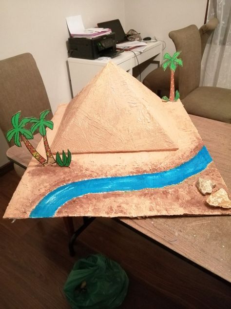 Pyramid School Project Ideas, Pyramid Art Project, Egypt Pyramid Project, Pyramid Model Projects, Ancient Egypt Pyramids Project, How To Make A Pyramid For School Project, Pyramid Of Giza Project, Egypt School Projects For Kids, Diy Pyramid Project For School