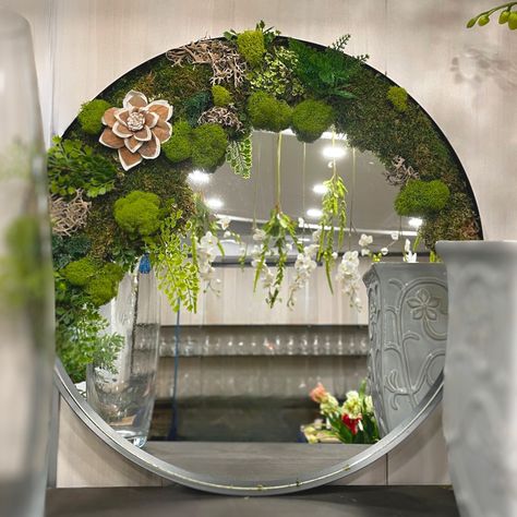 Moss Mirror Workshop | Atlantic Gardening Diy Circle Mirror Frame Ideas, Mirror Frame Ideas, Moss Mirror, Moss Decor, Circle Mirror, Mirror Round, Moss Art, Craft Time, Image Makers