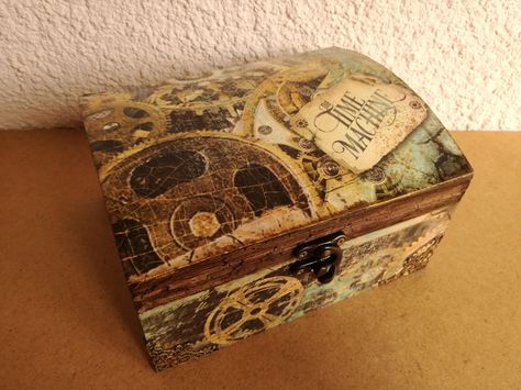 Decoupage Box Vintage, Wooden Box Crafts, Men Steampunk, Watch Box For Men, Mens Valet, Wooden Box Diy, Mens Jewelry Box, Wooden Watch Box, Mens Watch Box