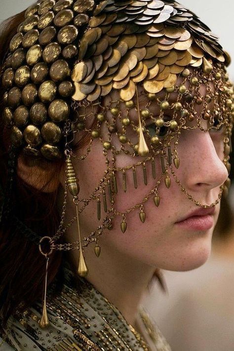 Queen Marika, Fantasy Fits, Dune Aesthetic, Fantasy Objects, Ninth House, Body Decoration, House Stark, Futuristic Fashion, Head Piece