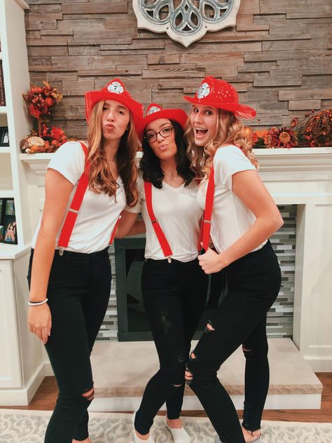 Cute easy firefighter halloween costume for teens Halloween Ideas Costumes Women, Halloween Ideas Costumes, Firefighter Costume Women, Firefighter Halloween, Halloween Costumes Women Scary, Clueless Halloween Costume, Funny Couple Halloween Costumes, Firefighter Costume, Cute Group Halloween Costumes