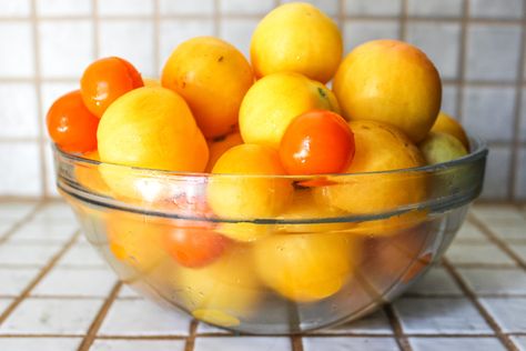 Orange Tomatoes Recipes, Yellow Tomatoes Recipes, Yellow Tomato Sauce, Things To Can, Yellow Cherry Tomatoes, Roasted Tomato Recipes, Using Fresh Tomatoes, Tomatoes Sauce, Canning Tomatoes Recipes