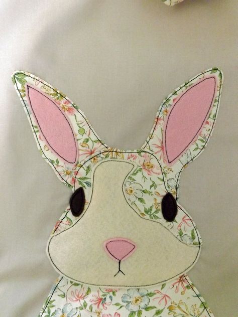 Applique Rabbit Patterns, Rabbit Applique Pattern Free, Easter Applique Designs, Rabbit Applique, Rabbit Craft, Fabric Bunnies, Cozy Cushions, Free Applique Patterns, Easter Applique