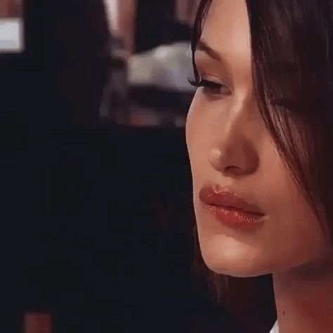 Bella Hadid Iconic Photos, Bella Hadid Aesthetic Icon, Bella Hadid Portrait, Bella Hadid Modeling, Bella Hadid Videos, Gigi Hadid Aesthetic, Bella Hadid Icon, Bella Aesthetic, Bella Hadid Model