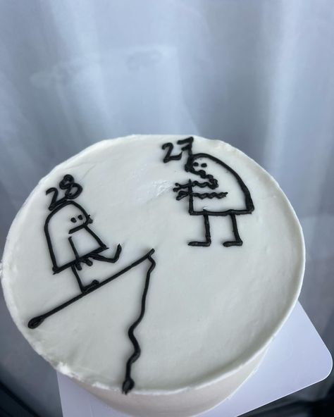 To Order Click on the “Contact” button below my bio Our bestselling bento cake design 🤞🏽🤞🏽. This time instead of drawing the flork like I usually do I had to pipe them and I’m super proud of how far along I’ve come with piping. Thanks to the multiple orders from you guys that have given me ample practise Thank you Kellie for having chosen me to add sweetness to your celebration Cake Specs Size : 6” Flavour : Carrot Type : Bento Cake Bento Cake Design, Bento Cake, Cake Sizes, Celebration Cake, Back To Home, Celebration Cakes, Piping, Give It To Me, Size 6