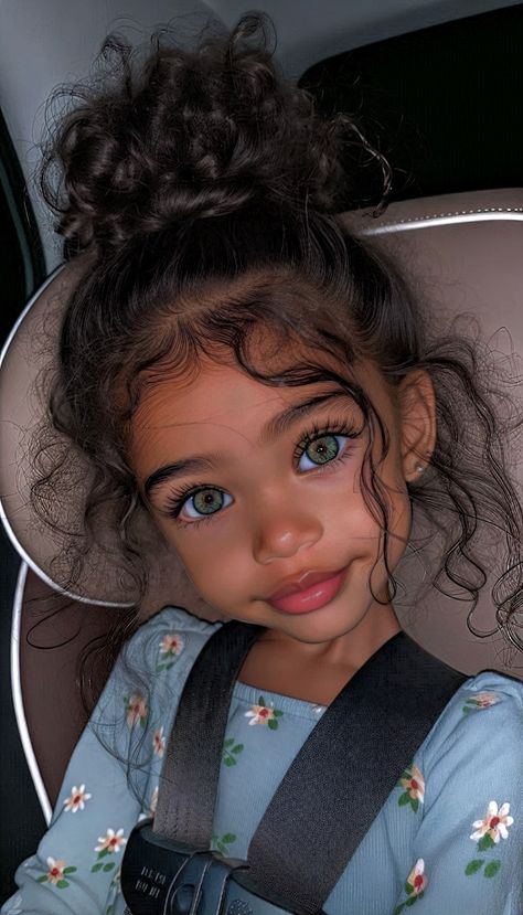 Mixed Babies With Green Eyes, Blaxican Babies, Mixed Baby Girl, Mixed Race Babies, Green Eyed Baby, Mixed Children, Mixed Family, Hispanic Babies, Curly Hair Baby