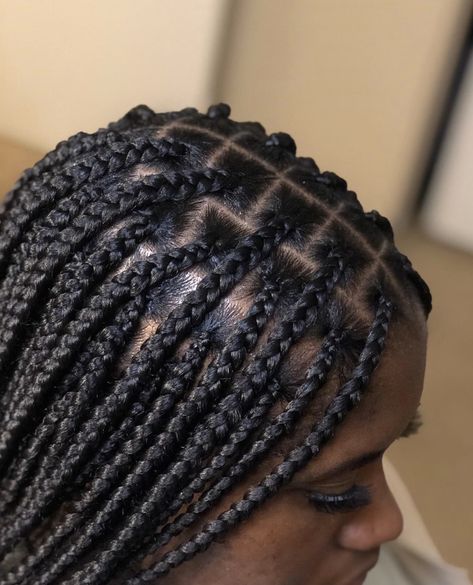 Small To Medium Knotless Braids, Small Box Braids Hairstyles Long, Medium Knot Less Braids, Knotless Box Braids Medium Styles, Medium Small Knotless Braids, Knotless Box Braids Small Medium, Mini Knotless Box Braids, Medium Knotless Box Braids Medium Length, Small Long Box Braids