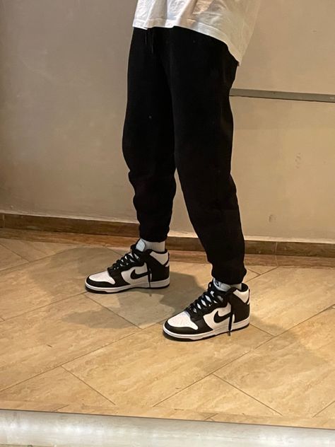 Dunk High Outfit Man, Nike Dunk High Outfit Men, Gray Sweatpants Outfit Men, Nike Dunks Outfit Men, Nike Dunk High Outfit, Panda Dunk High, Dunk High Outfit, Nike Jordan Outfit, Dunk Outfits