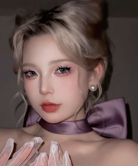 This Douyin Makeup Trend Is Inspired by The Cat From Aristocats Douyin Cat Makeup, Aristocats Makeup, Chinese Douyin Makeup, Chinese Douyin, Makeup Reference, Chinese Makeup, Douyin Makeup, Doll Eye Makeup, Sparkly Eyes