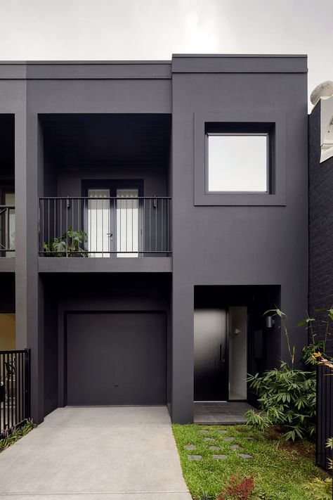 Black facade of Melbourne townhouse contrasts its white interiors Winter Architecture, House Minimal, Painted Brick Walls, Black Window Frames, Black Houses, Minimal House Design, White Cabinetry, Minimal Home, Minimalism Interior