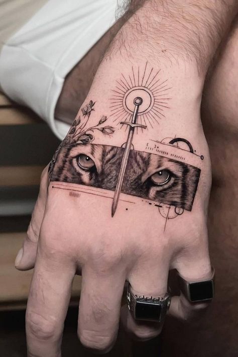 + Meaningful Tattoo Ideas For Men And Cool Designs To Ink Your Body ★ Meaningful Tattoos For Men, Mangas Tattoo, Rose Tattoos For Men, Finger Tattoo For Women, Wrist Tattoos For Guys, Theme Tattoo, Tattoo Ideas For Men, Cool Tattoos For Guys, Cool Small Tattoos