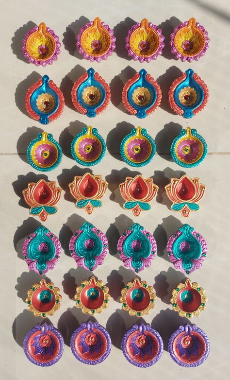 terracotta diya painting for diwali🪔 Dia Painting Ideas For Diwali, Diwali Diya Painting Ideas, Diya Paintings Acrylic Ideas, Diya Paintings For Diwali, Painting For Diwali, Diwali Diya Painting, Diya Paintings, Diy Diyas, Painted Diya