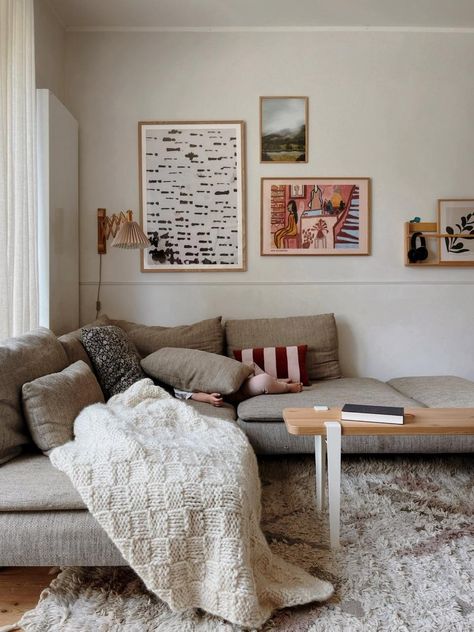 Wo ist das Baby? 😴 #wohnzimmer #söderhamn #ikea #gemütlich #bilderwand Ikea Soderhamn Sofa Beige, Soderhamn Sofa Beige, Soderhamn Sofa Beige Brown, Soderhamn Corner Sofa, Soderhamn Sofa Ideas, Soderhamn Sofa Ideas Living Rooms, Ikea Soderhamn Sofa, Soderhamn Sofa, Ikea Living Room Ideas