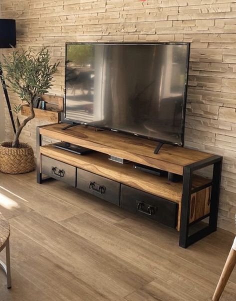 Tv Table Industrial, Live Edge Entertainment Center, Wooden Tv Table Ideas, Modern Lodge Living Room, Lodge Living Room, Industrial Style Living Room, Wood Tv Unit, Industrial Tv Stand, Modern Lodge