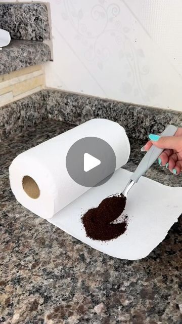 Easy Home Tips on Instagram: "Put coffee on the paper towel and look what happens! 😍 Don’t forget to follow us on our new page @easyhometip for more unique ideas! #tips #trick #hometips #diy #LifeHacks #SmartDIY #EasyDIY #HomeHacks" Hacks Diy Lifehacks, Everyday Hacks Diy, Reuse Diy Ideas, House Organization Hacks, Diy Hacks Lifehacks, Homemade Tick Repellent, House Hacks Diy, Mosquito Repellent Candle, Frugal Decor