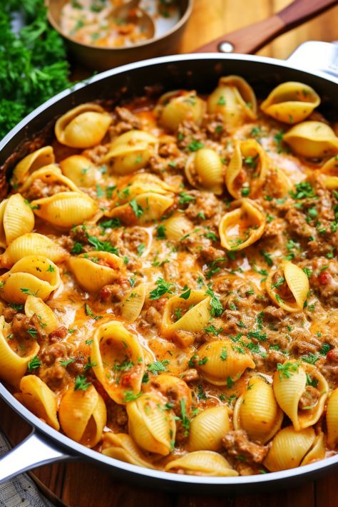 Creamy Beef And Shells - That Oven Feelin Ground Beef Shells, Creamy Beef And Shells, Beef And Shells, Minced Meat Recipe, Pasta Types, Italian Herbs, Creamy Garlic Sauce, Pasta Shells, Meatless Main Dishes