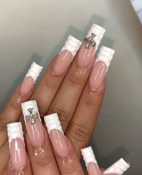 Acrylic Nails Y2k White, Short White Y2k Nails, White Y2k Nails Acrylic, White Sets Nails, White Nail Ideas Acrylic, Square Nails Y2k, White Y2k Nails, White Baddie Nails, Nails Coffin White