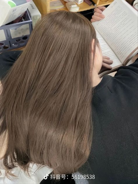 Taupe Hair, Brown Hair Korean, Pelo Cafe, Beige Hair, Korean Hair Color, Brown Hair Looks, Ash Hair Color, Brown Hair Inspo, Haircuts For Medium Hair