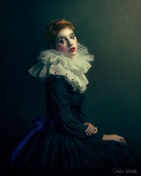 Personal Projects - Giulia Valente Fine Art Portraiture Photography, Clown Portrait, Circus Fashion, Costume Photography, Fine Art Portrait Photography, Studio Portrait Photography, Portraiture Photography, Fine Art Portraiture, Vintage Clown