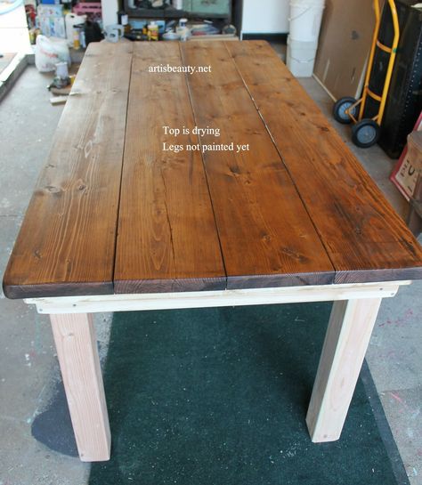 Build a Farmhouse Table For Under $100 Farm Table Plans, Build A Farmhouse, Diy Esstisch, Build A Farmhouse Table, Farmhouse Table Plans, Diy Kitchens, Diy Kitchen Table, Farmhouse Dining Room Table, Small Kitchen Tables