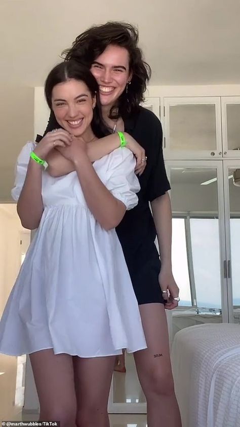 Want A Girlfriend, Women Suits Wedding, Glamour World, Woman Loving Woman, Royalty Aesthetic, Waiting For Love, Adelaide Kane, Two People, Girls In Love